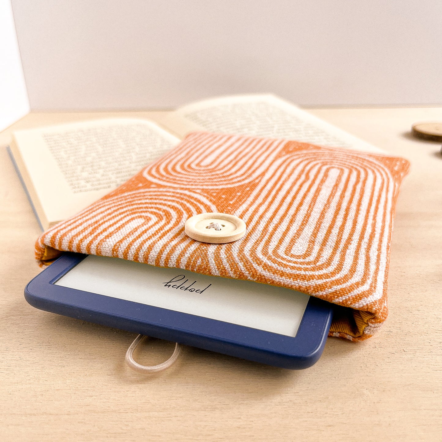 Custodia per e-reader con motivo geometrico arancio