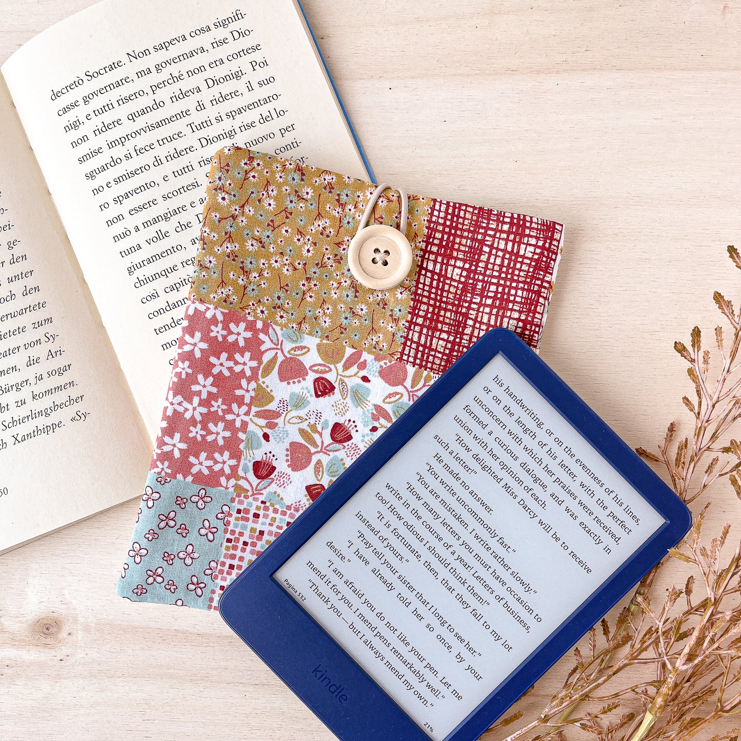 Patchwork padded e-reader sleeve