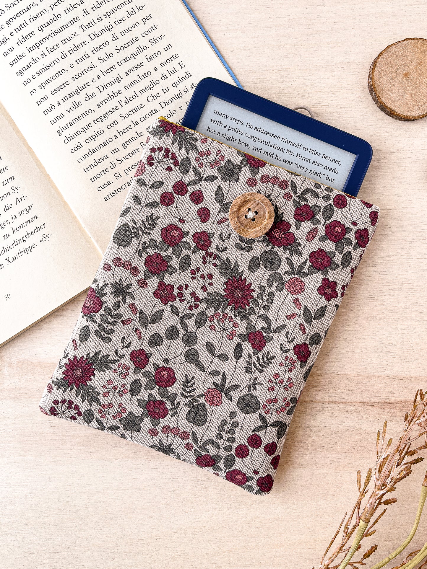 SOLD OUT - Custodia per e-reader con fiorellini rosa