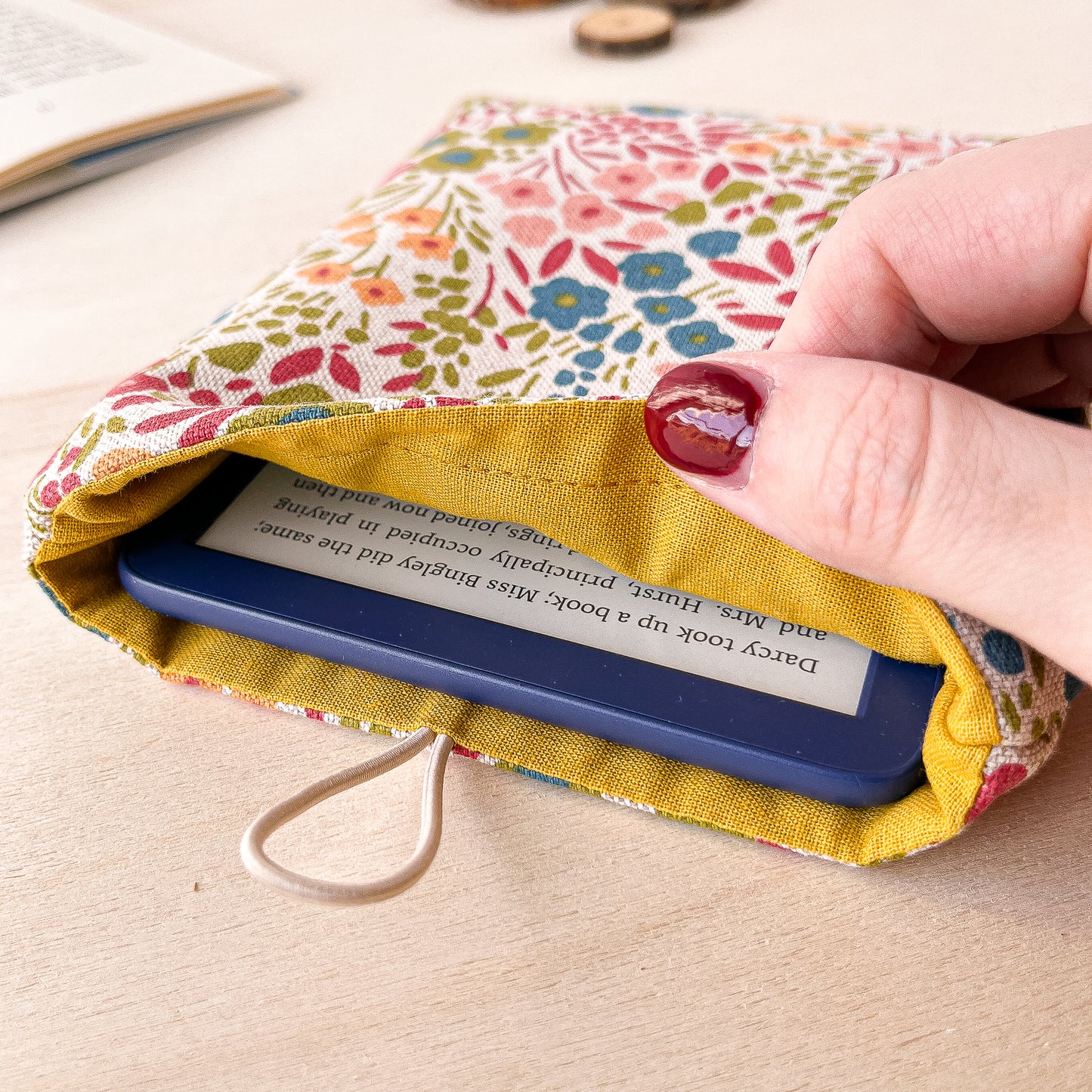 Flowery padded e-reader sleeve