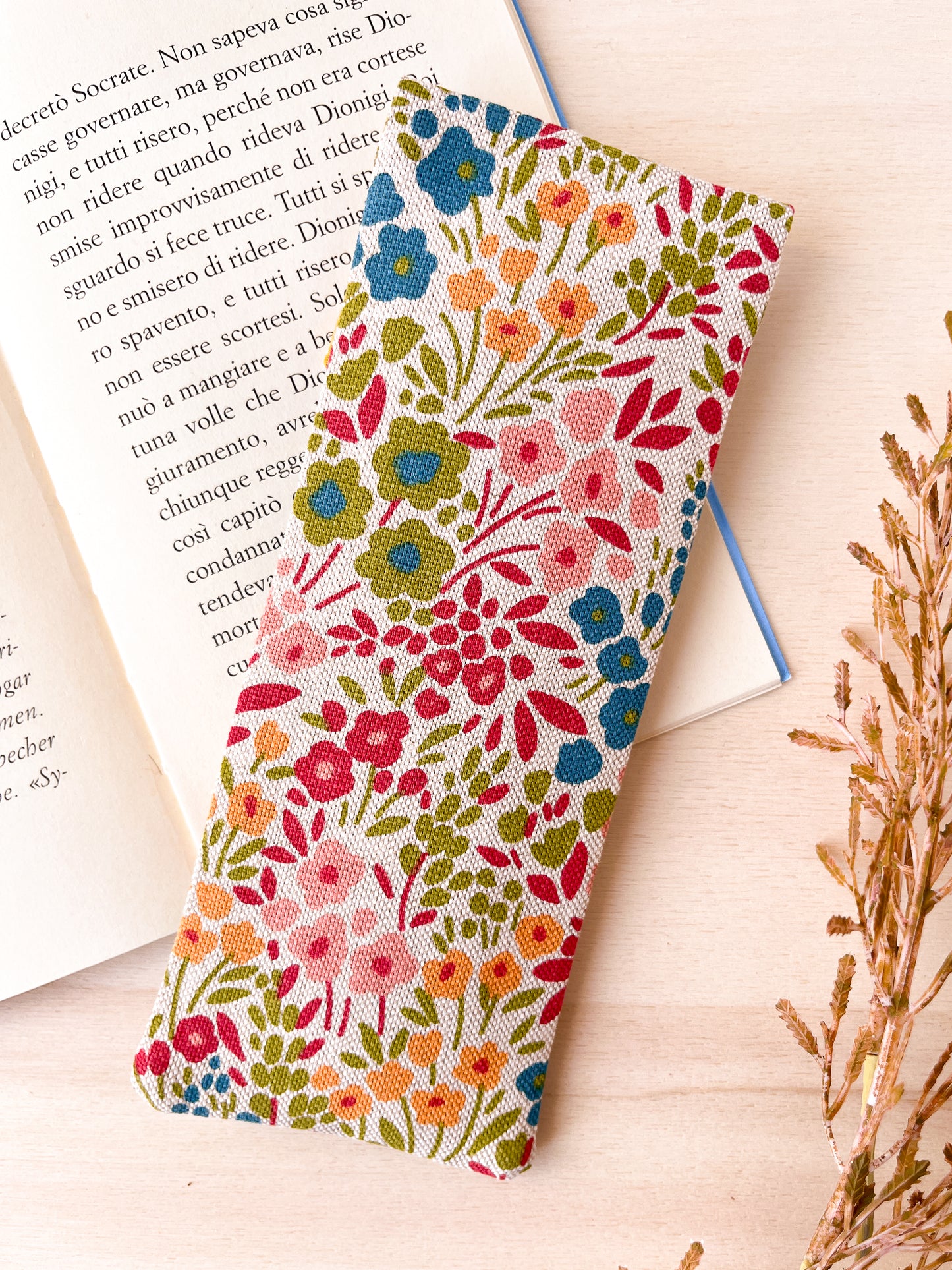 Astuccio con motivo floreale rosa