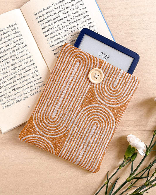 Custodia per e-reader con motivo geometrico arancio