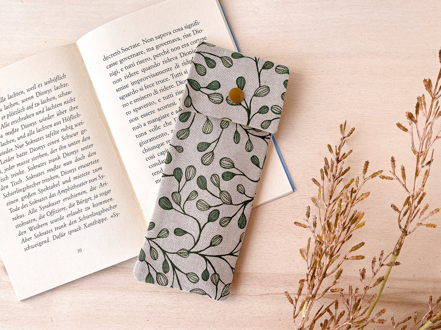 White leaves pencil case