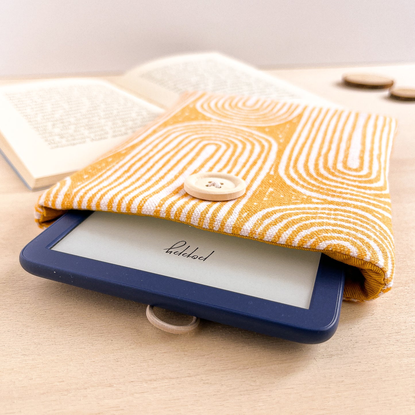 Custodia per e-reader con motivo geometrico giallo